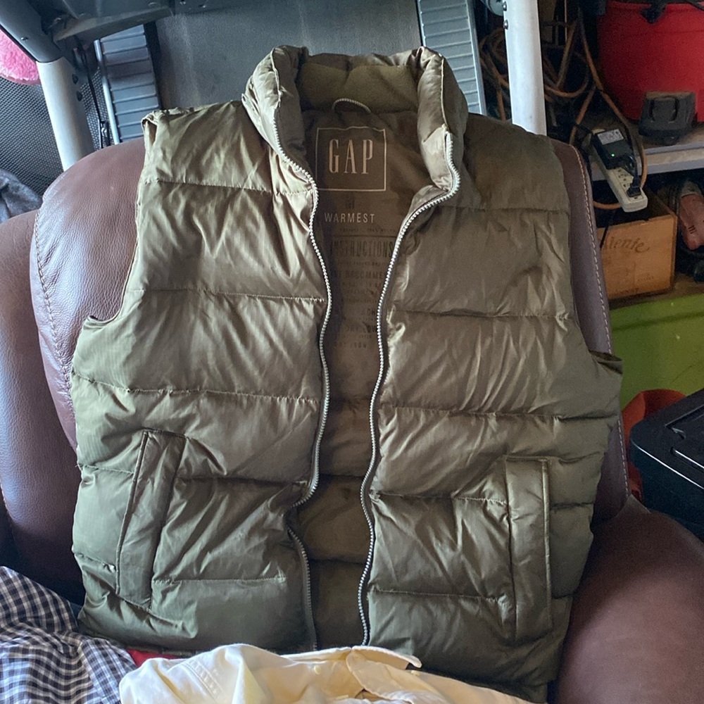 Green gap Warmedt puff jacket without sleeves